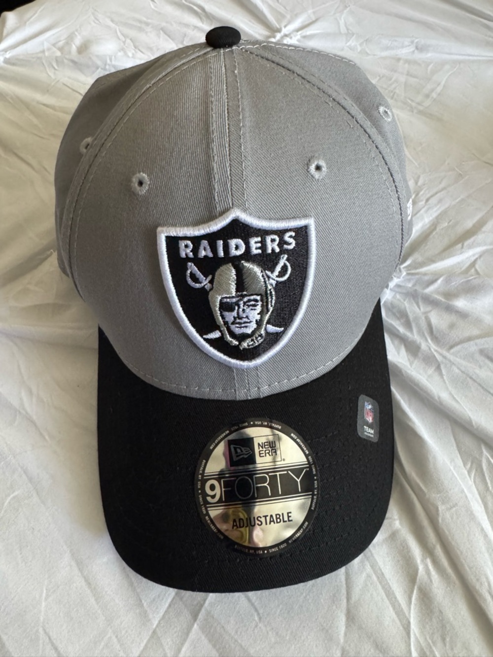 New Era Raiders Two-Tone Grey and Black 9FORTY Snapback Hat - OSFA